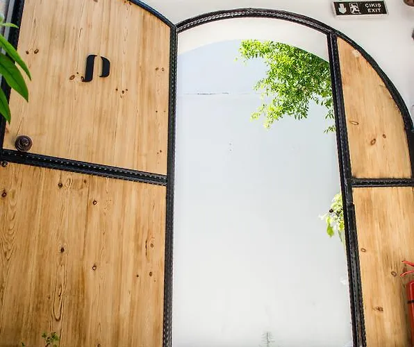 普特布提奥特酒店 2*