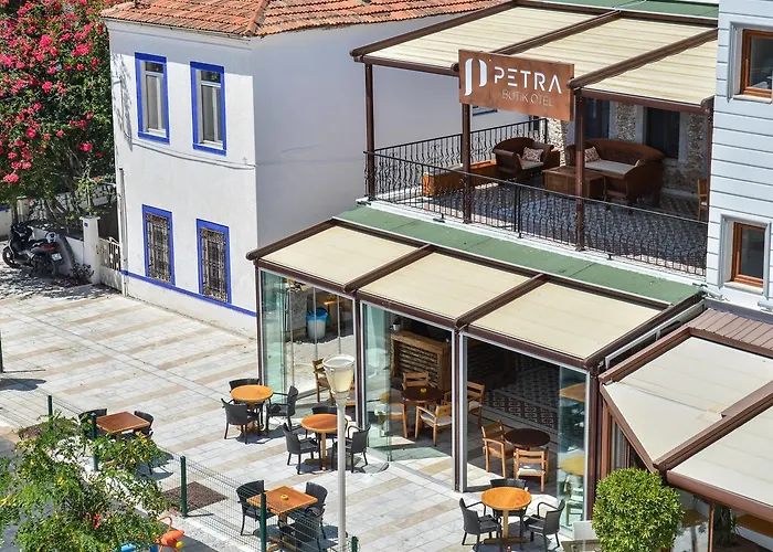 普特布提奥特酒店 2*