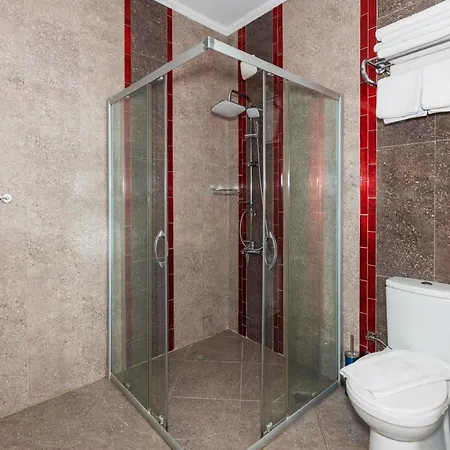 Petra Butik Hotell 2*